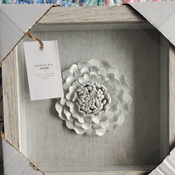 NIB FLORAL SHADOWBOX - Picture 2 of 2